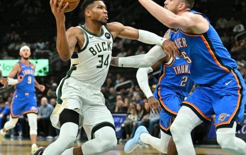 九游APP-包含集结日密尔沃基雄鹿门线救险：NBA总决赛节点到来，引发热议，年轻球员得到机会的词条